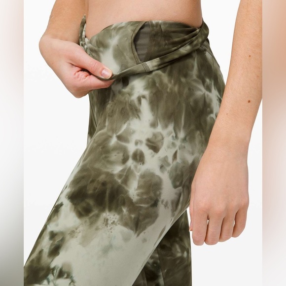 NWT Lululemon Align Pant 25" *Diamond Dye Light Sage Army Green Dark Olive Sz 0 - Picture 6 of 9